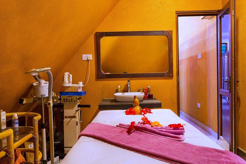 Adventure Travels Kenya Travellers Beach Resort & Club